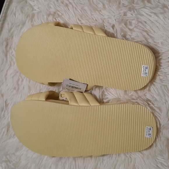 American Eagle Sandals - Picture 4 of 8